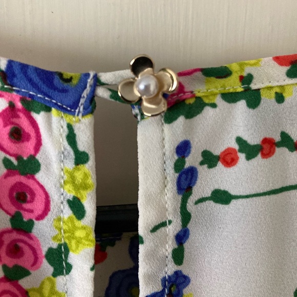 Colorful Floral Patterned Blouse - Picture 4 of 6